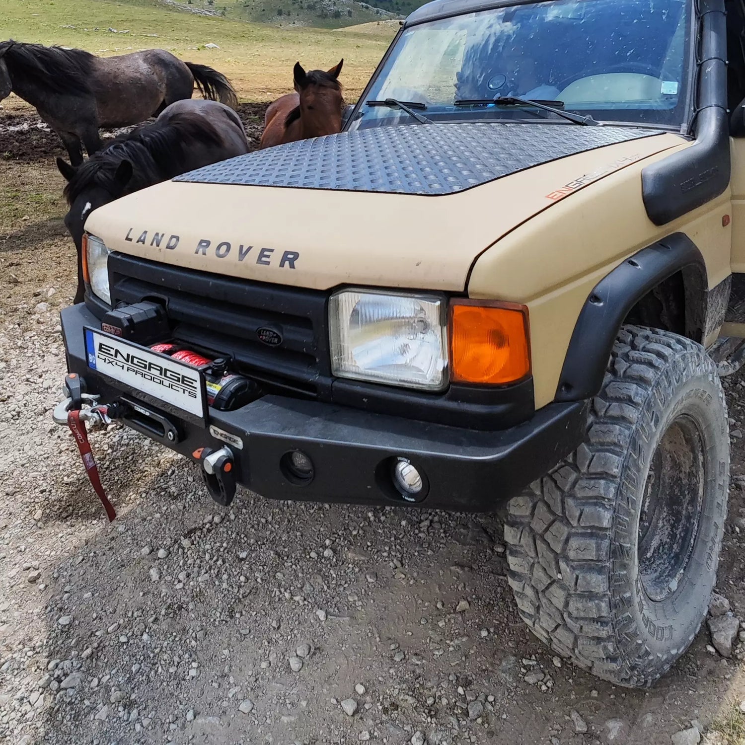 Land Rover Discovery Ausruestung und Zubehoer für professionelle Einsaetze 