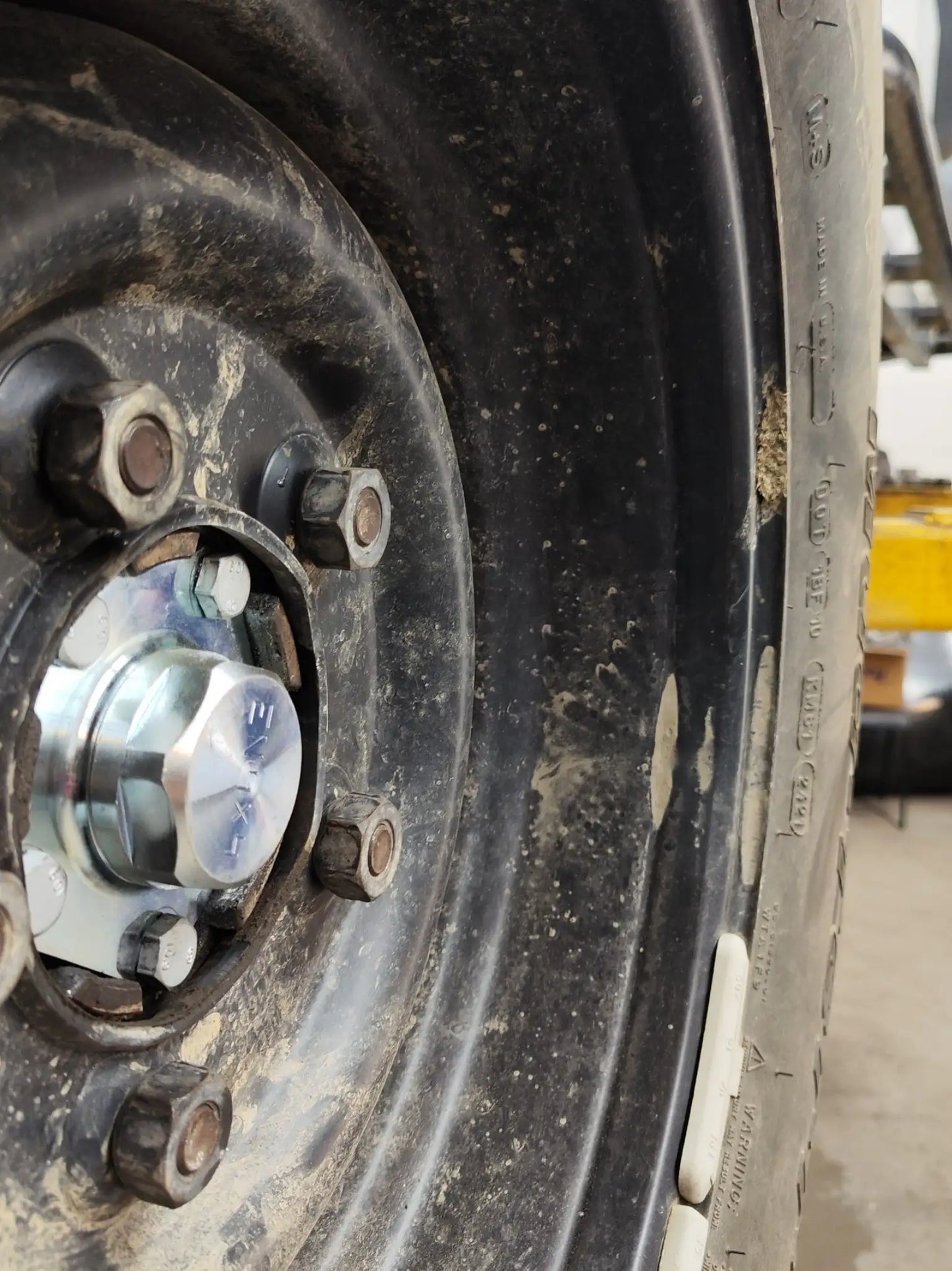 Wzmocnione piasty kół z zakrętką do Land Rover Defender