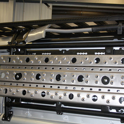 https://4ward4x4.cstatic.io/media/4e/8b/70/1670579725/cage-carrier-and-lockable-foldable-sand-track-mounts.jpg