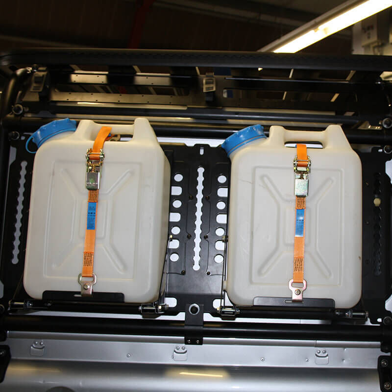 https://4ward4x4.cstatic.io/media/48/8a/42/1670579718/cage-carrier-foldable-jerry-can-holders.jpg